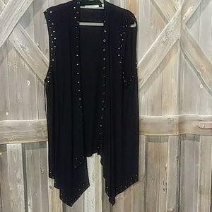 What a super cute vest!!